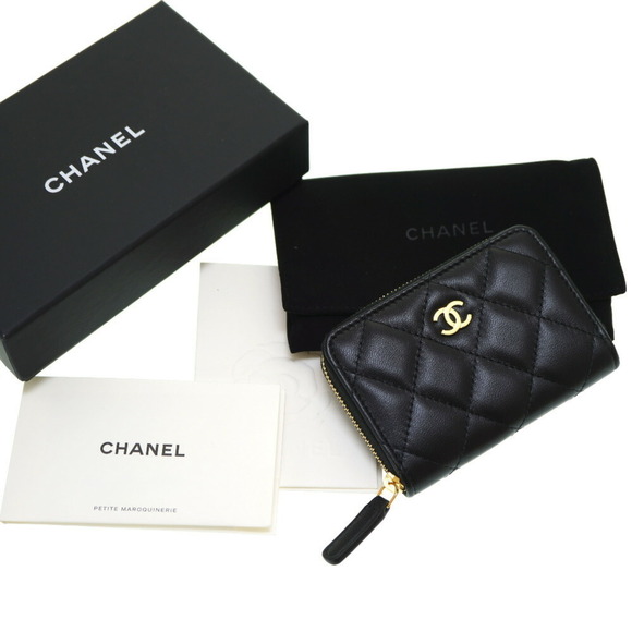 CHANEL Black Lambskin Leather Wallet - Picture 2 of 8